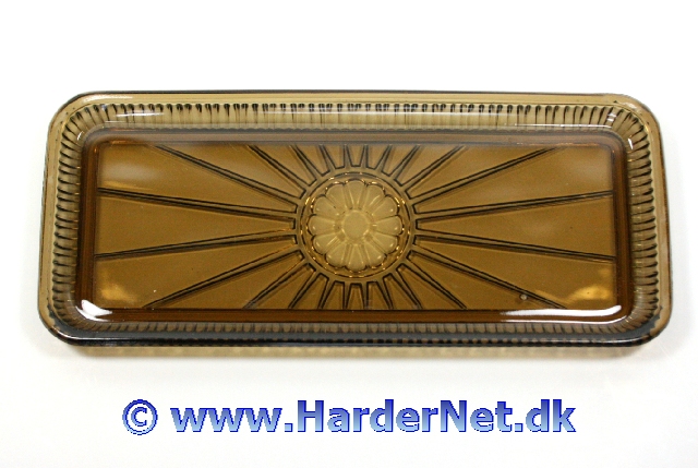 Serien hedder "Holmegaard" og er udf�rt i presset glas designet af Jacob E. Bang for Holmegaard Glasv�rk i 1938